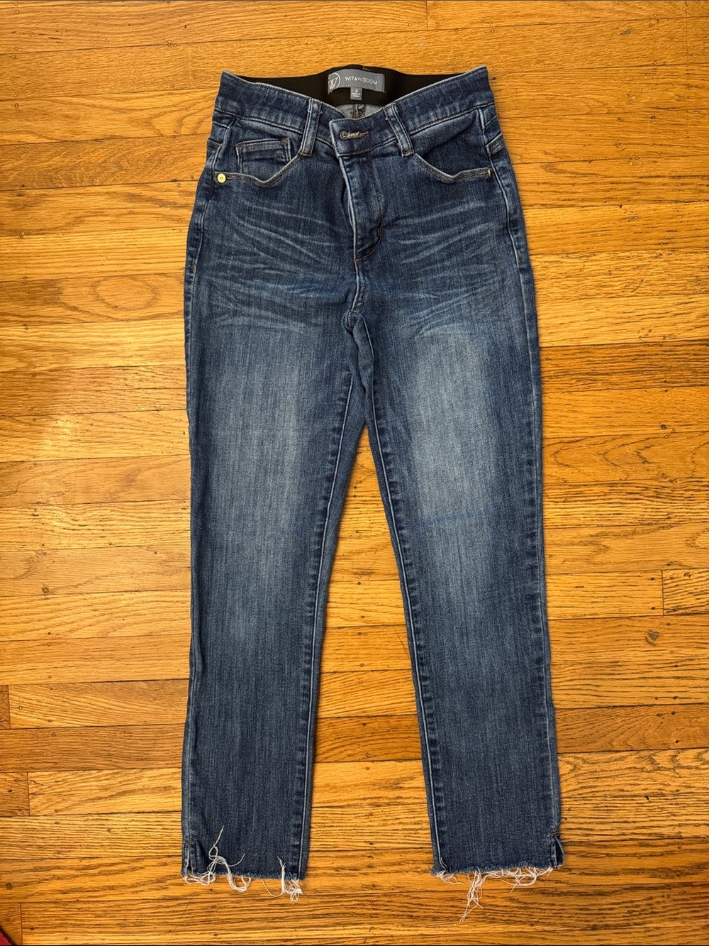 Wit & Wisdom Mid Faded Distressed Wash Women’s Slim Straight Jeans